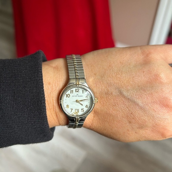 4/$50 Anne Klein Gold and Silver Watch 7 inches 💜 - Picture 6 of 6